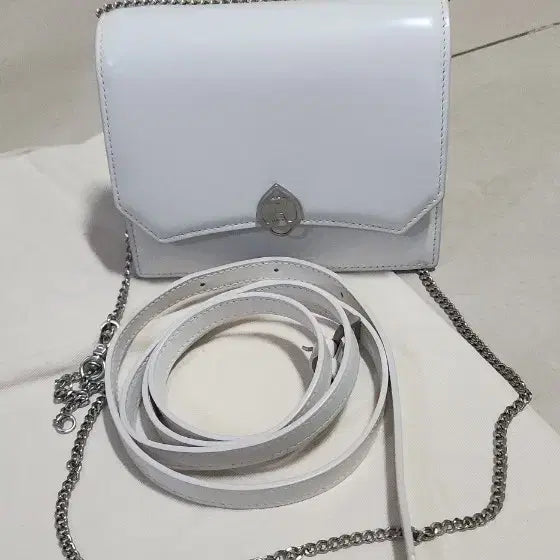 [BUNJANG] Apoa Flap Mini Crossbody Bag / 아포아 apoa 플랩 크로스백