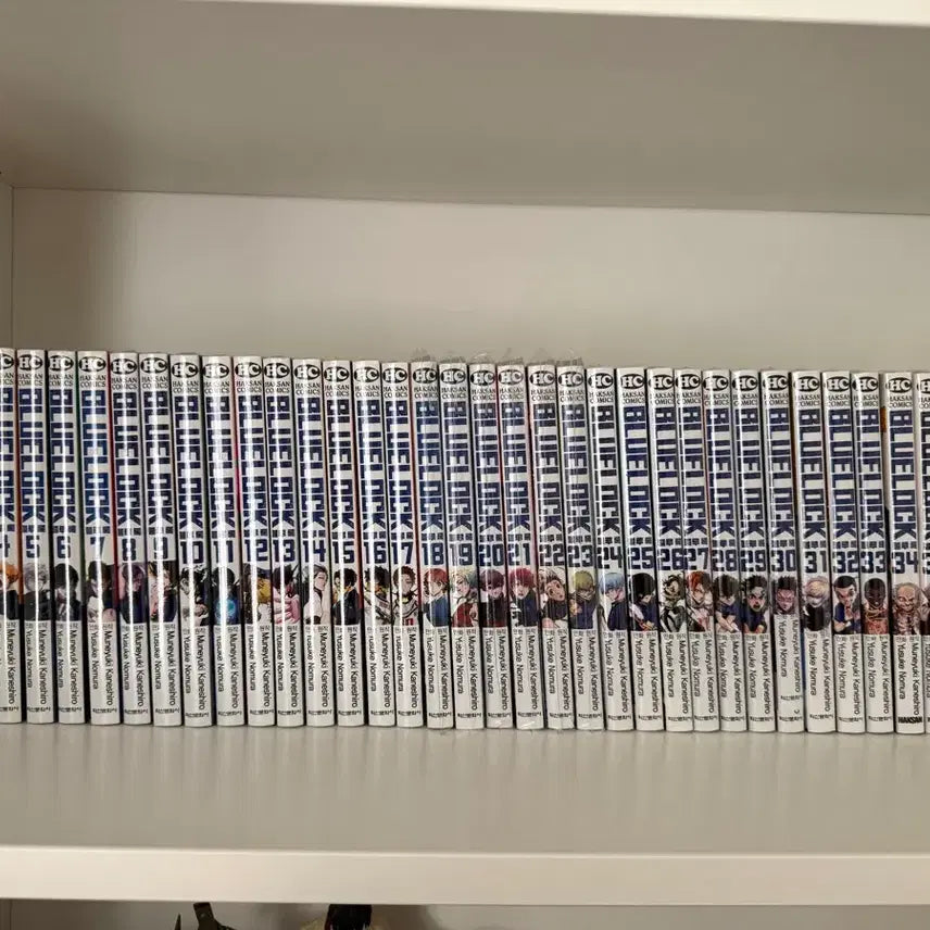 [BUNJANG] Blue Lock (Vols. 1-36) Bundle Set with Episodic, Character Book, and Novel / 블루록 전권 (1-36권) + 에피나기 (1-8권) + 캐릭터북 (1-2권) + 소설 일괄