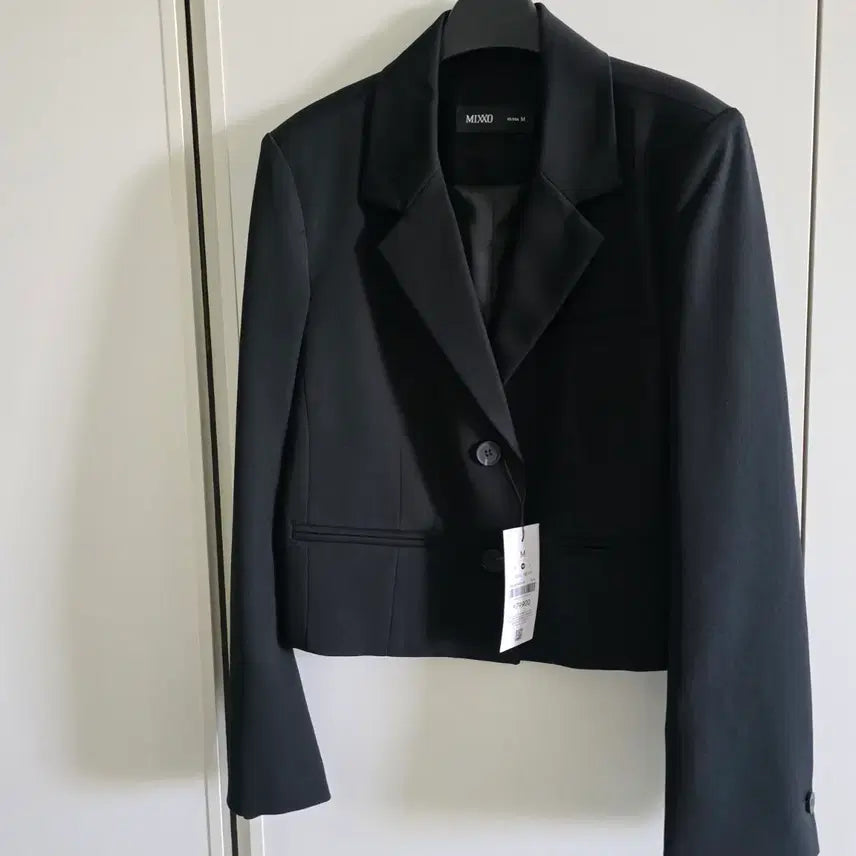 [BUNJANG] MIXXO Tailored Crop Jacket Black (Size M) / MIXXO 새상품) 미쏘 택달린 새제품 테일러드 크롭 자켓 M