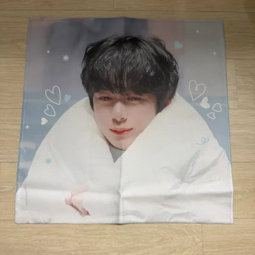 [BUNJANG] MONSTA X Hyungwon Square Slogan Blanket / 몬스타엑스 형원 정사각 슬로건 이불폭닥 채