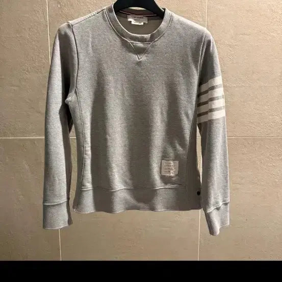 [BUNJANG] Thom Browne Diagonal Stripe Sweatshirt Grey Size 2 / 톰브라운 사선완장 맨투맨 그레이(정품 2사이즈)