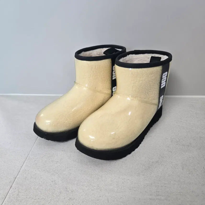 [BUNJANG] UGG Shearling Lined Jelly Boots Beige Size 235 / 어그 부츠 털 안감 젤리 베이지 235
