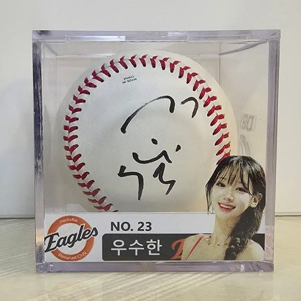 [BUNJANG] Hanwha Eagles Cheerleader Autographed Baseball / 한화 우수한 치어리더 싸인볼