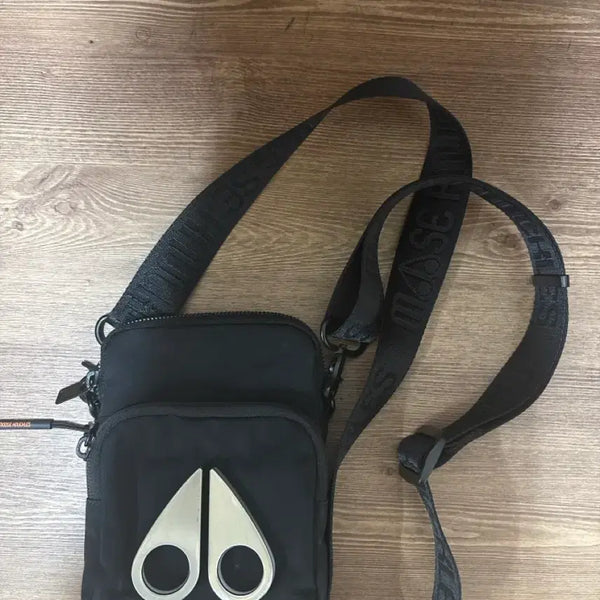 [BUNJANG] Moochnukel Black Crossbody Bag / 무스너클 크로스백 블랙