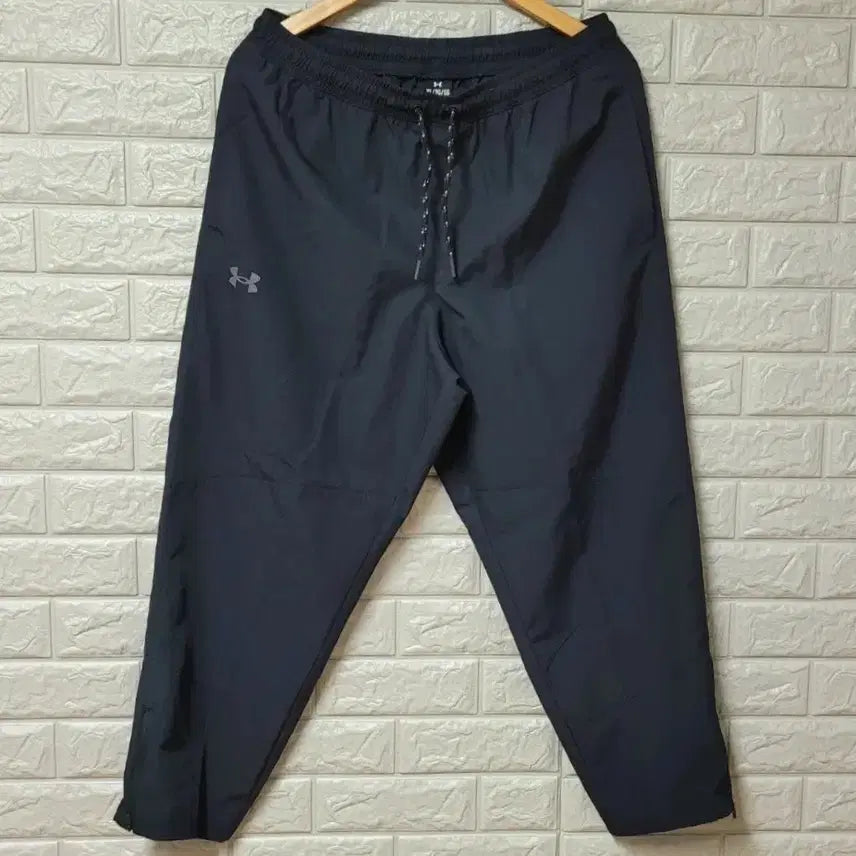[BUNJANG] Under Armour Icon Legacy Windbreaker Pants / 언더아머 아이콘 레거시 윈드브레이커 팬츠