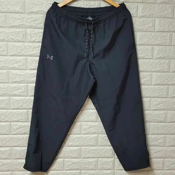 [BUNJANG] Under Armour Icon Legacy Windbreaker Pants / 언더아머 아이콘 레거시 윈드브레이커 팬츠