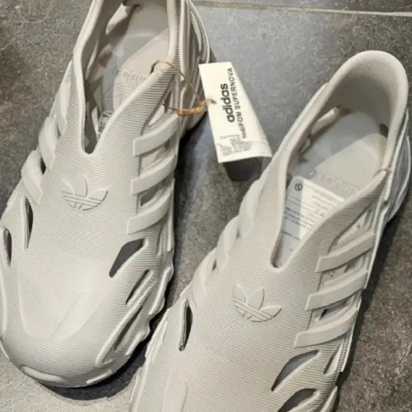 [BUNJANG] Adidas Adifom Supernova Slides 235 / (새제품)  아디다스 아디폼 슈퍼노바 235