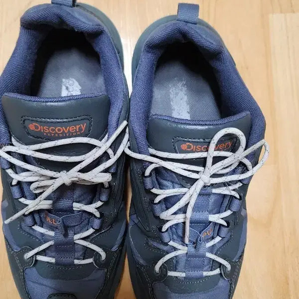 [BUNJANG] Discovery Bucket D Walker V2 Black Sneakers / 디스커버리 버킷디워커 V2 블랙 운동화