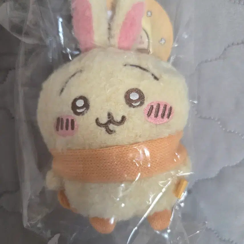 [BUNJANG] Chiikawa Usagi Soft Scarf Mascot / 치이카와 먼작귀 우사기 포근포근 목도리 마스코트