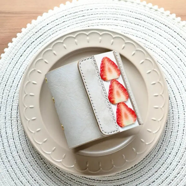 [BUNJANG] From egg Strawberry Sandwich Leather Diary (3-Hole) / From egg 프롬에그 일본 작가님 딸기 샌드 m3 3공 가죽 다이어리