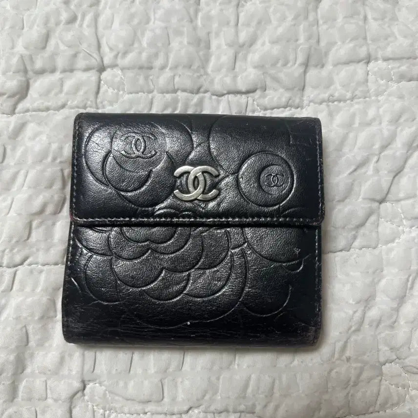 [BUNJANG] Chanel Camellia Bi-fold Wallet / 샤넬 까멜리아 지갑 정품