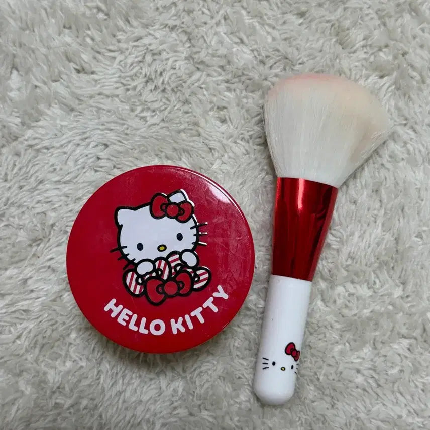 [BUNJANG] Hello Kitty Powder Brush Set / 헬로키티 파우더 브러쉬 세트