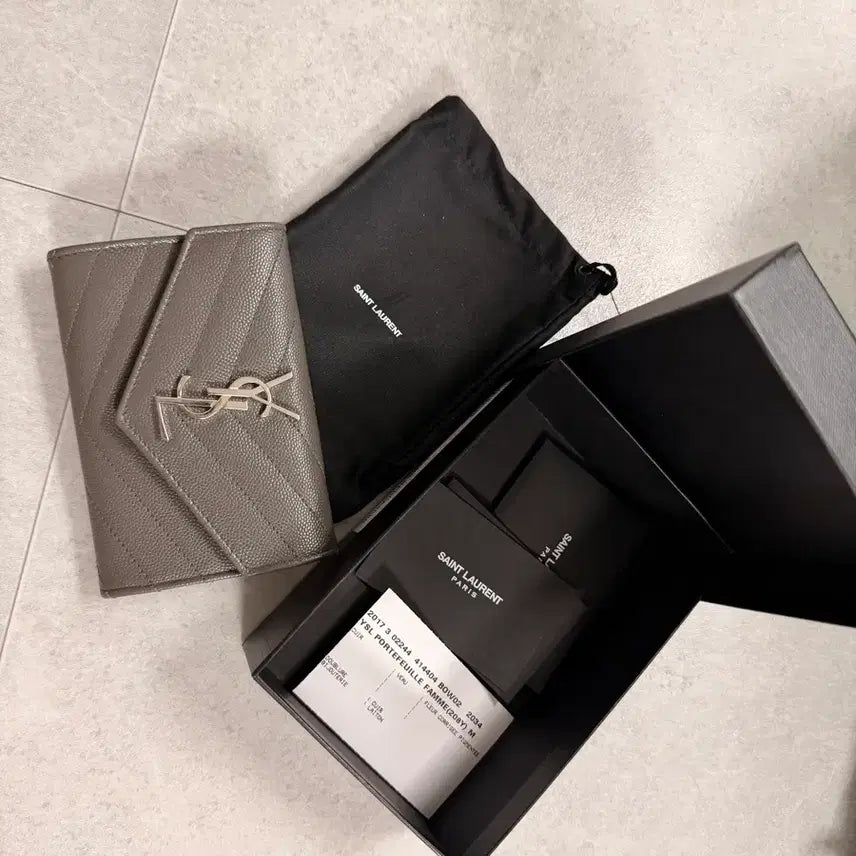 [BUNJANG] Saint Laurent Bifold Wallet / 생로랑 반지갑