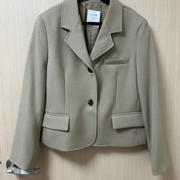 [BUNJANG] Maybe Baby Beige Cropped Jacket / 메이비베이비 베이지색 크롭 자켓