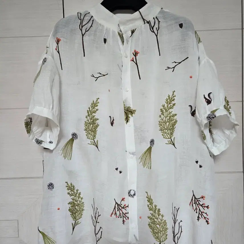 [BUNJANG] White Embroidered Linen Blouse / 화이트 자수 린넨 블라우스 (새상품급)