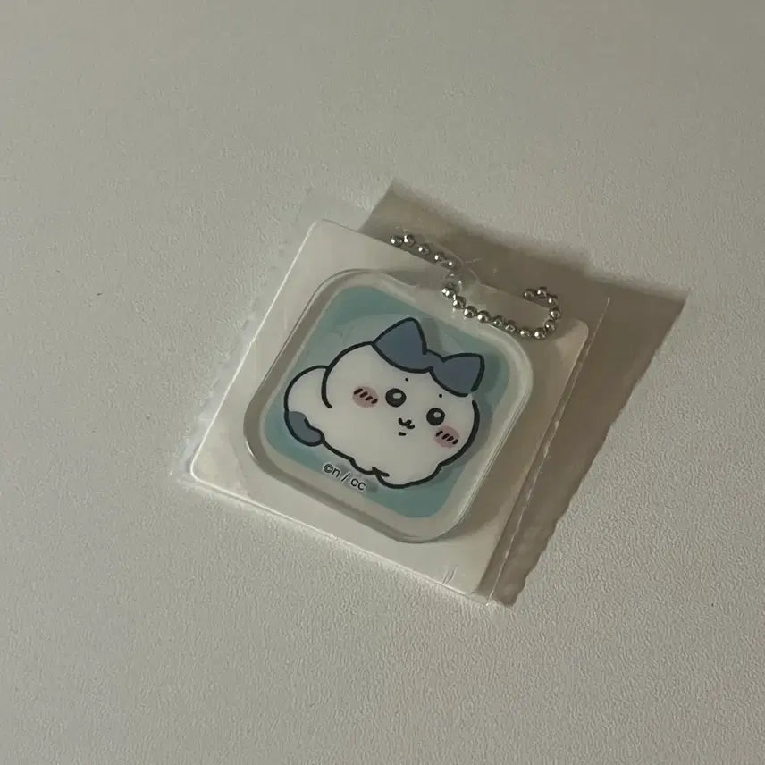 [BUNJANG] Chiikawa Random Acrylic Keyring Vol. 3 Hachiware / 치이카와 랜덤 아크릴 키링 3탄 하치와레