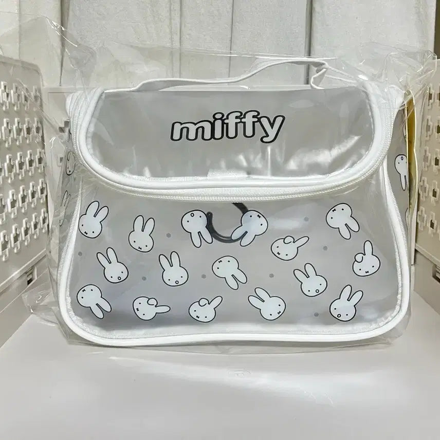[BUNJANG] Miffy Clear Pouch Bag / 미피 투명 클리어 파우치 가방 새상품