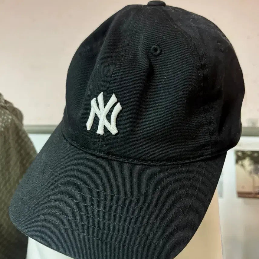 [BUNJANG] MLB New Era Black Baseball Cap / MLB 뉴에라 볼캡 블랙 색상 판매