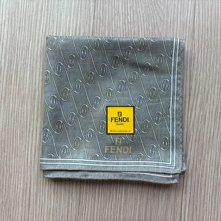 [BUNJANG] Fendi Handkerchief / 펜디 손수건