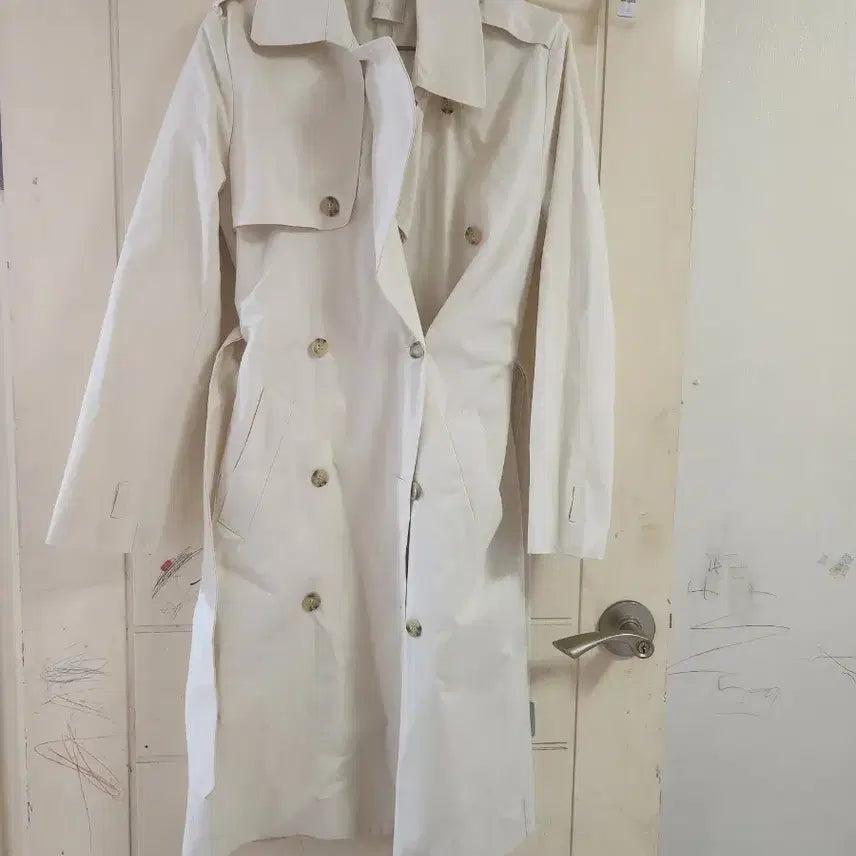[BUNJANG] White Trench Coat / 화이트 트렌치코트