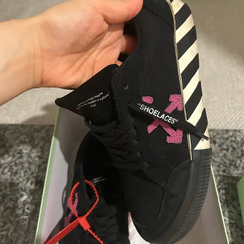 [BUNJANG] Off-White Arrow Low-Top Sneakers / 오프화이트 애로우 로우탑 스니커즈