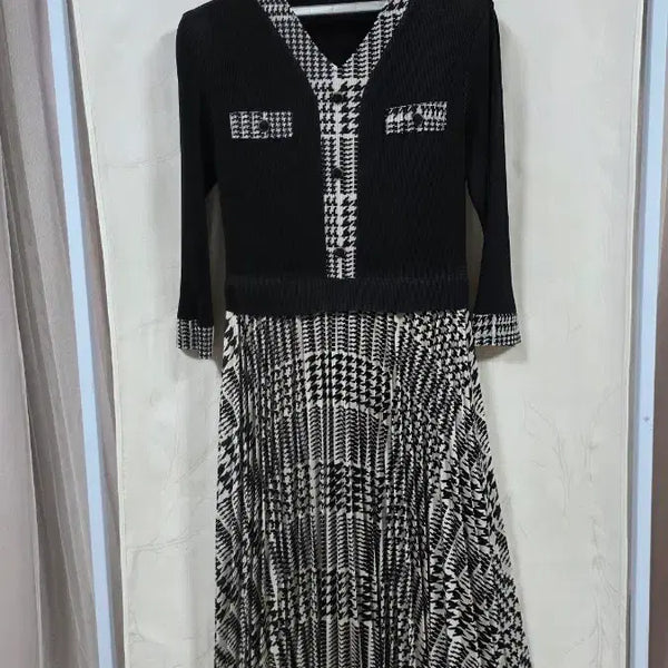 [BUNJANG] Chic Pleated Long Dress / 세련된플리츠롱원피스(free)