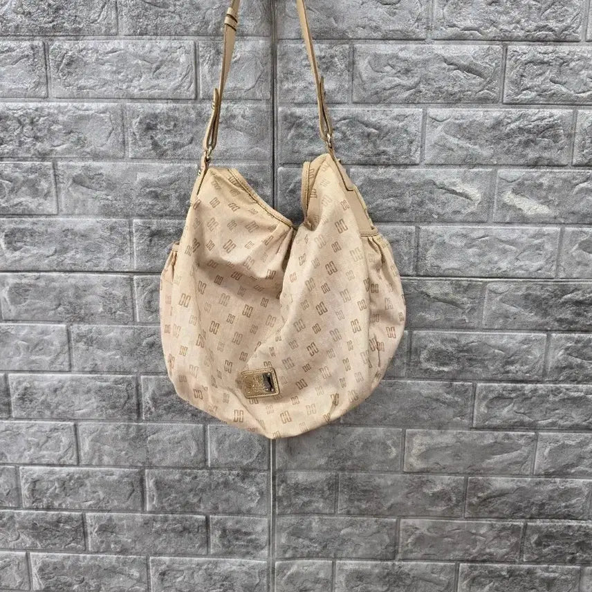 [BUNJANG] Daks Logo Pattern Shoulder Bag Beige / 닥스 로고 패턴 숄더백 베이지  사이즈 40*30