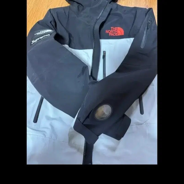 [BUNJANG] Supreme The North Face Collaboration Jacket / 슈프림 노스페이스 콜라보 자켓