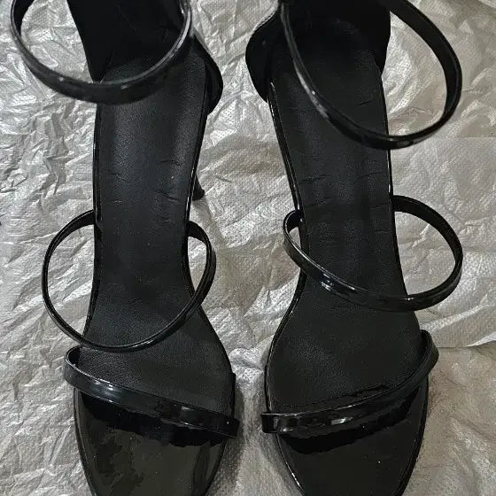 [BUNJANG] Black Strap Heels / 블랙 스트랩 힐