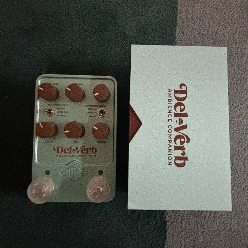 [BUNJANG] UAFX Del-Verb Effect Pedal / UAFX Del-Verb 팝니다 (풀박,토퍼포함)