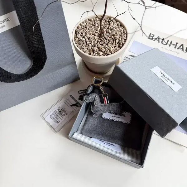 [BUNJANG] Thom Browne Hector Felt Keyring / [OS] 톰브라운 성수 팝업 헥터 펠트 키링