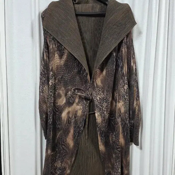 [BUNJANG] Elegant Reversible Pleated Long Jacket / 고급스러운양면플리츠롱자켓(free)