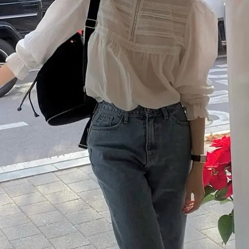 [BUNJANG] White Lace Puff Sleeve Blouse / 화이트 레이스 블라우스