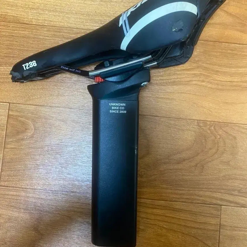 [BUNJANG] Unknown Seatpost / 언노운 싯포스트*희귀매물*