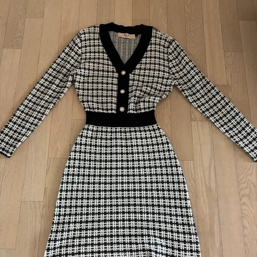 [BUNJANG] NAIN Knit Midi Dress / 나인 니트 미디 원피스 NAIN