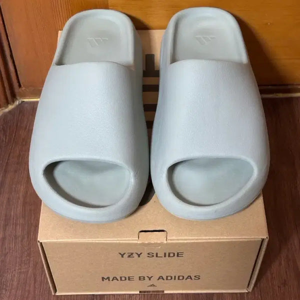 [BUNJANG] Adidas Yeezy Slide Salt 285mm / 이지 슬라이드 솔트 285사이즈