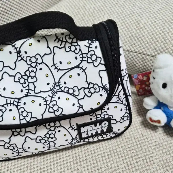 [BUNJANG] Hello Kitty 50th Anniversary Doll Keyring + Handle Pouch Bag Set / 일괄/초특가] 헬로키티 50주년 인형 키링 + 핸들 파우치 가방 세트