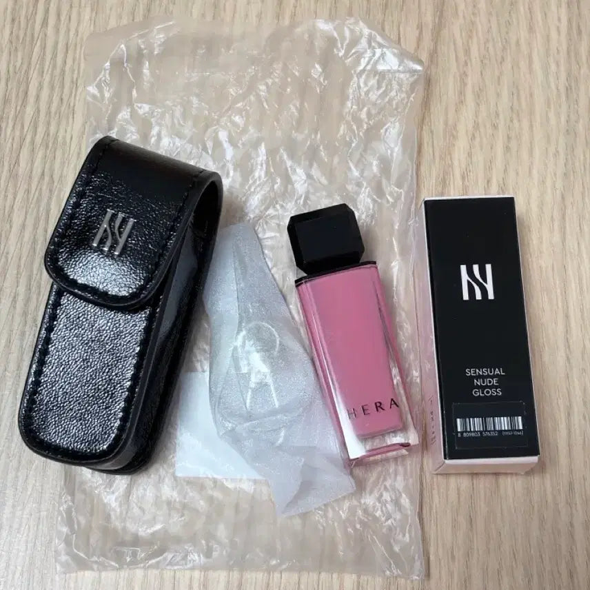 [BUNJANG] Hera Sensual Nude Gloss 132 Hush (Sealed) with Keychain / 헤라 132 허쉬 2개 새상품 미개봉+키링  헤라 센슈얼 누드 글로스