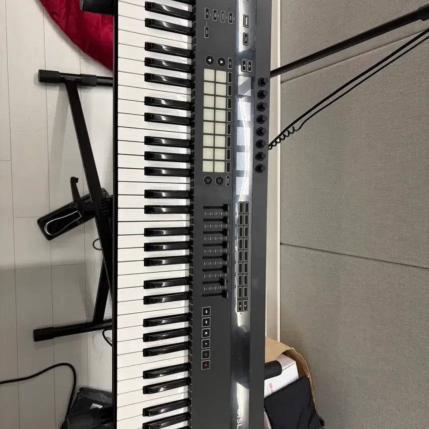 [BUNJANG] Novation 61SL Master Keyboard (Power Malfunction) / 노베이션 61SL 마스터 건반 전원고장
