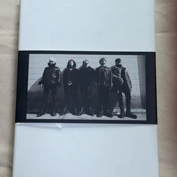 [BUNJANG] BIGBANG 10th Anniversary Official Photobook: A TO Z / 빅뱅 데뷔 10주년 기념 공식 화보집 BIGBANG10 THE COLLECTION: A TO Z