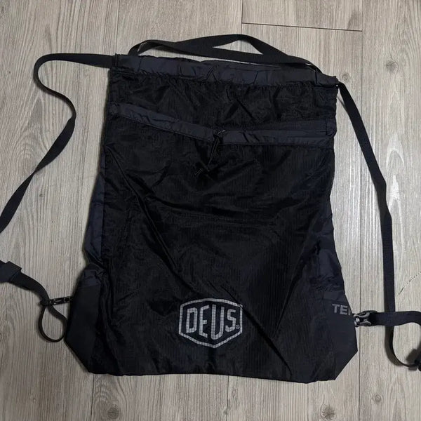 [BUNJANG] Deus Ex Machina Backpack Black First Edition Bag / 데우스 엑스 마키나 백팩 블랙 초판 가방