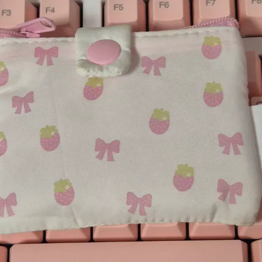 [BUNJANG] Canmake Strawberry Card Wallet Coin Pouch / 캔메이크 딸기 카드 지갑 마페아 마이페이브아카이브 미니 파우치 동전 지갑