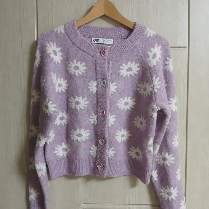[BUNJANG] ZARA Flower Button Knit Cardigan / (ZARA) 플라워 단추 니트 가디건