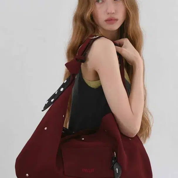 [BUNJANG] Mureu Reversible Hobo Bag / [무르] 리버시블 폴라 호보백 블랙도트/버건디