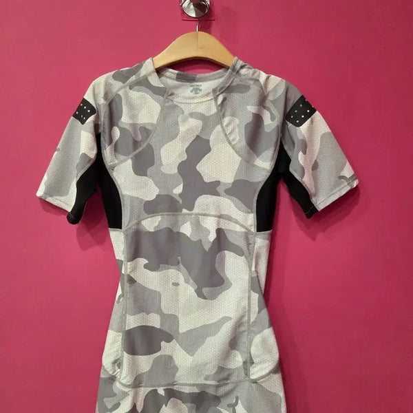 [BUNJANG] Descente Vector High Camo Short Sleeve Compression T-Shirt / 데상트 벡터 하이 카모 반팔 컴프레션 기능성 티 p498