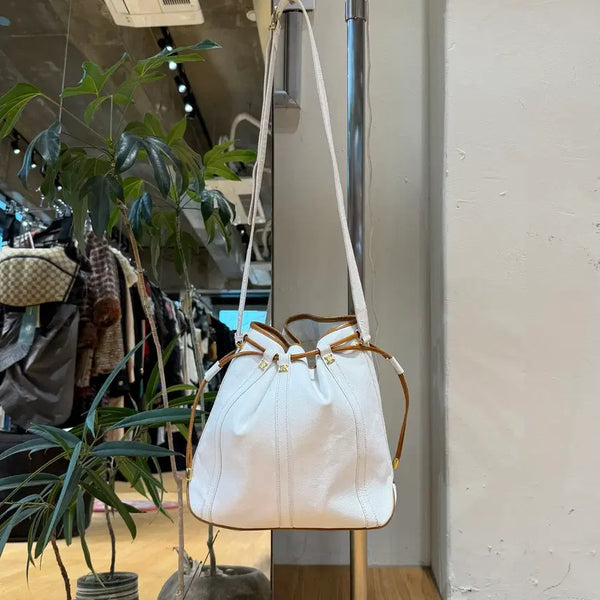 [BUNJANG] Celine White Leather Drawstring Bucket Bag / 셀린느 화이트 레더 드로우스트링 버킷백