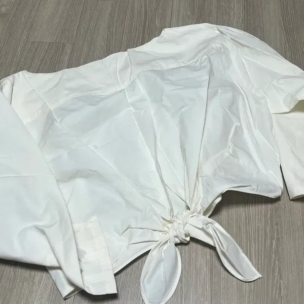 [BUNJANG] White Ribbon Blouse / 화이트 리본 블라우스