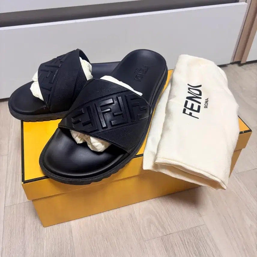 [BUNJANG] Fendi FF Baguette Sandals / 펜디 FF 샌들 블랙색상 팝니다!