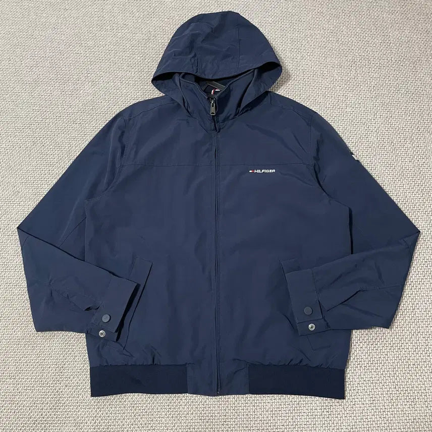 [BUNJANG] Tommy Hilfiger Windbreaker Jacket Size L (100) / L 타미힐피거 바람막이 자켓 N.8827