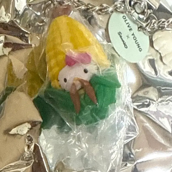 [BUNJANG] Olive Young Hello Kitty Gangneung Corn Keychain / 올리브영 헬로키티 지역키링 강릉 옥수수